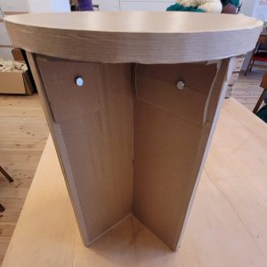 Tabouret démontable en carton recyclé (promo !)