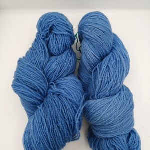 Fil à tricoter &lsquo;bleu roi clair&rsquo; – 2 brins – Fingering – Aiguilles 3-3,5