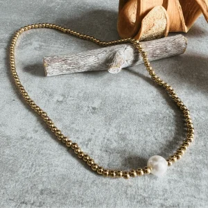 Collier CHARLOTTE perles dorées et perle blanche - Créations Uniques