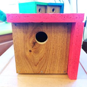 Nichoir à oiseaux en bois recyclé