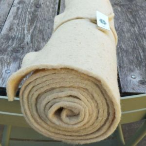 Rouleau de paillage en laine de mouton