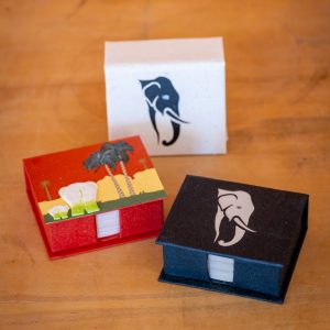 Boite carrée petits papiers pense-bêtes