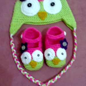 Bonnet et chaussures Hiboux rose vert au crochet Hand-made