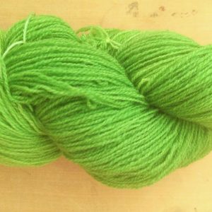 Fil à tricoter &lsquo;vert perroquet&rsquo; – 2 brins – Fingering – Aiguilles 3-3,5