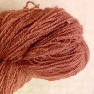 Brun clair un peu rosé- Fil 2 brins – Fingering – Aiguilles 3-3,5