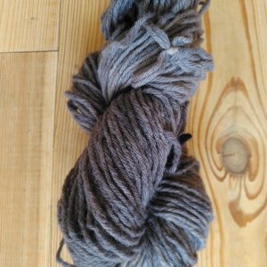 Écheveau Gris souris nuancé – 6 brins – bulky – aiguilles +- 7-8
