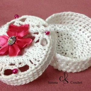 Lot de 5 boites de dragées avec fleur au crochet
