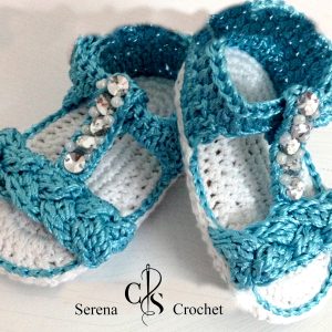 Sandales bébé estivale bleu turquoise perlé au crochet